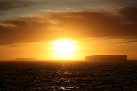 Sunset Portfolio Photo - Antarctica Photographer - Theo Allan